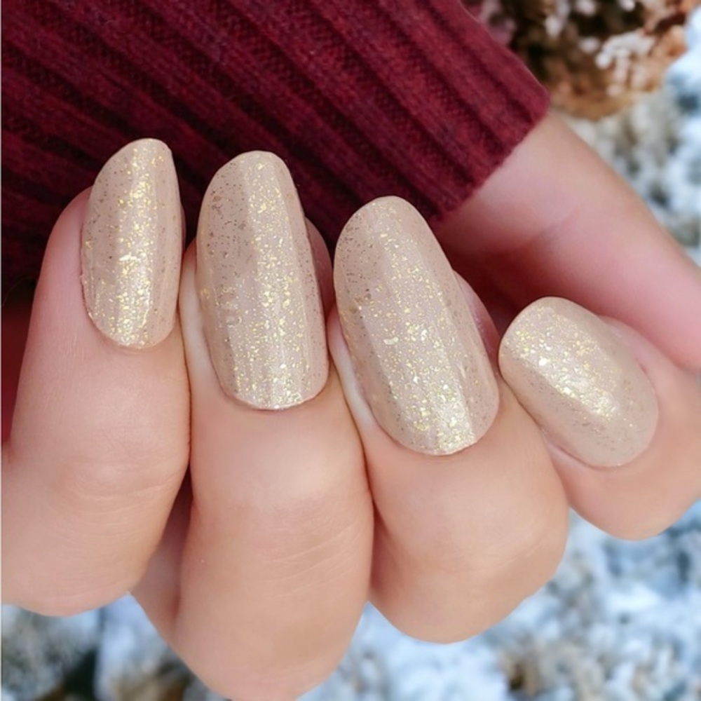 Color Street | Sands of Time a warm mocha shade with golden glitters